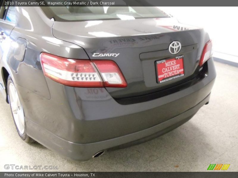 Magnetic Gray Metallic / Dark Charcoal 2010 Toyota Camry SE