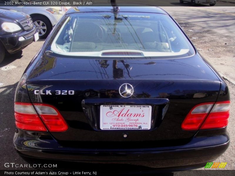 Black / Ash 2002 Mercedes-Benz CLK 320 Coupe