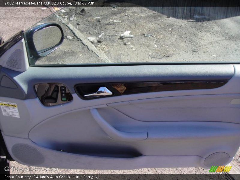 Black / Ash 2002 Mercedes-Benz CLK 320 Coupe