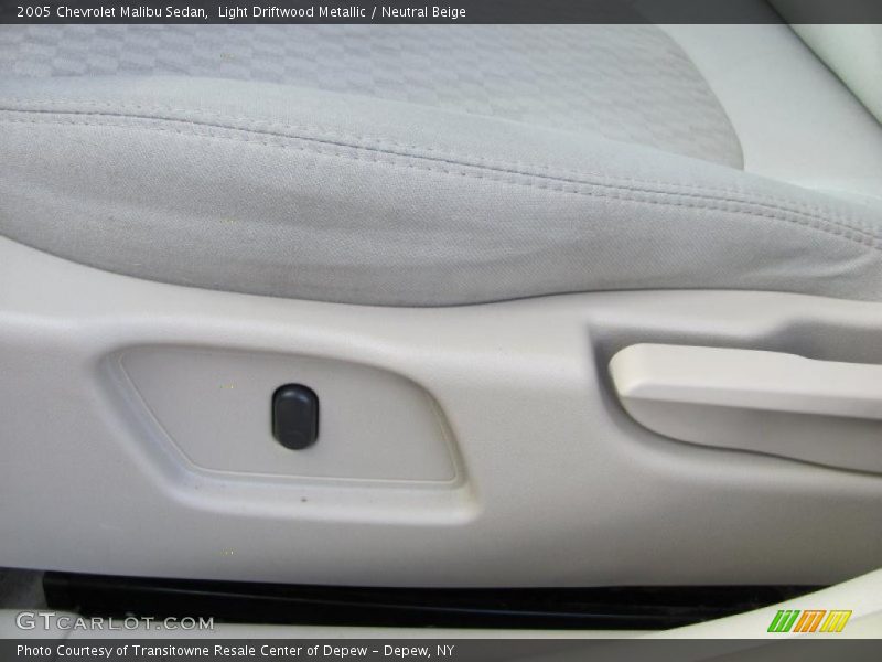Light Driftwood Metallic / Neutral Beige 2005 Chevrolet Malibu Sedan