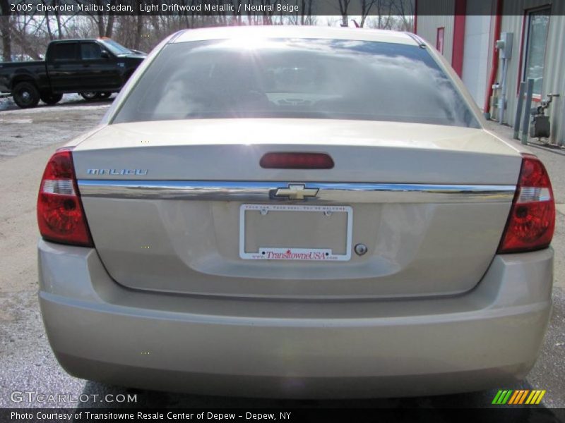 Light Driftwood Metallic / Neutral Beige 2005 Chevrolet Malibu Sedan