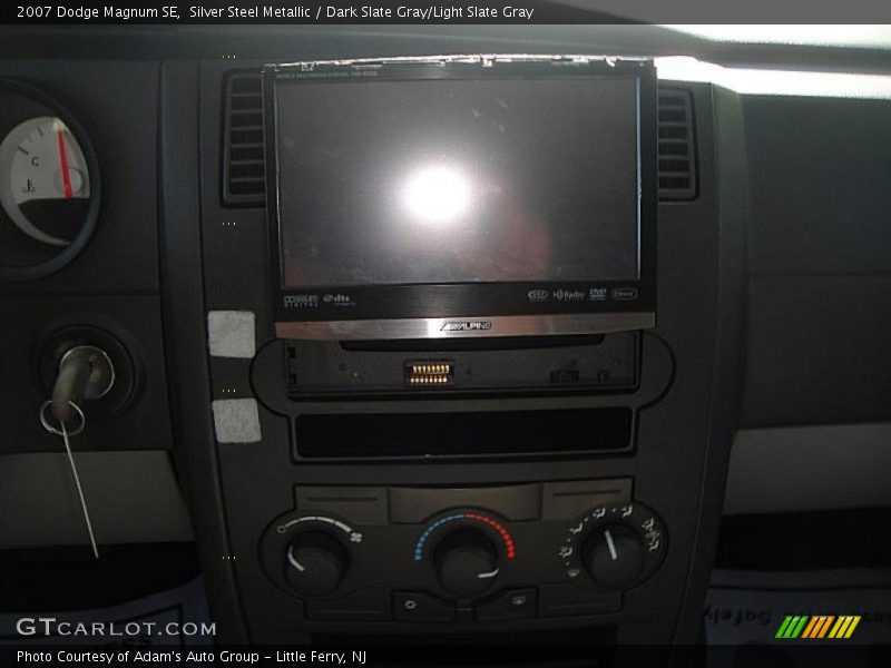 Silver Steel Metallic / Dark Slate Gray/Light Slate Gray 2007 Dodge Magnum SE