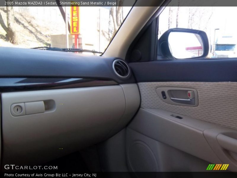 Shimmering Sand Metallic / Beige 2005 Mazda MAZDA3 i Sedan
