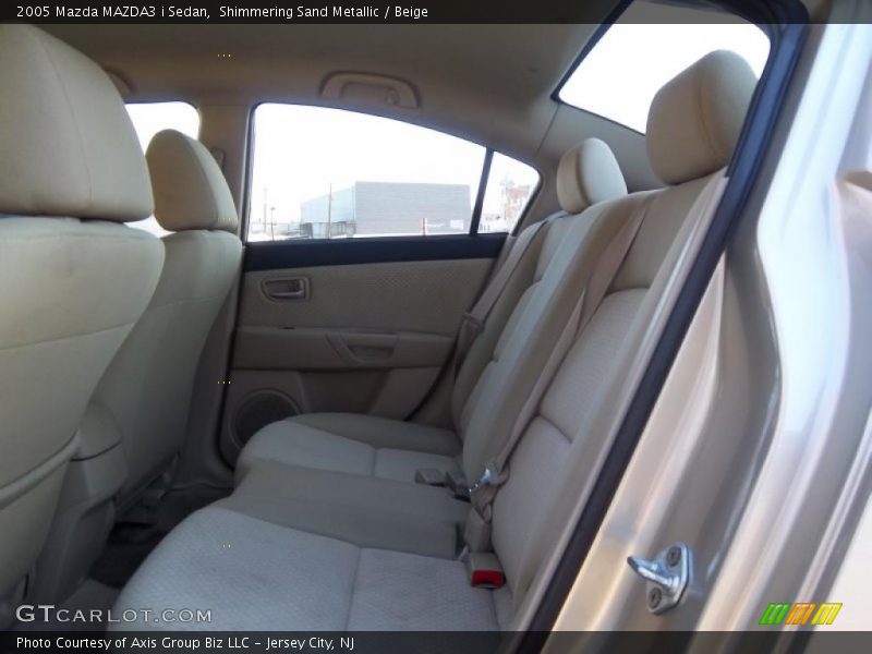 Shimmering Sand Metallic / Beige 2005 Mazda MAZDA3 i Sedan