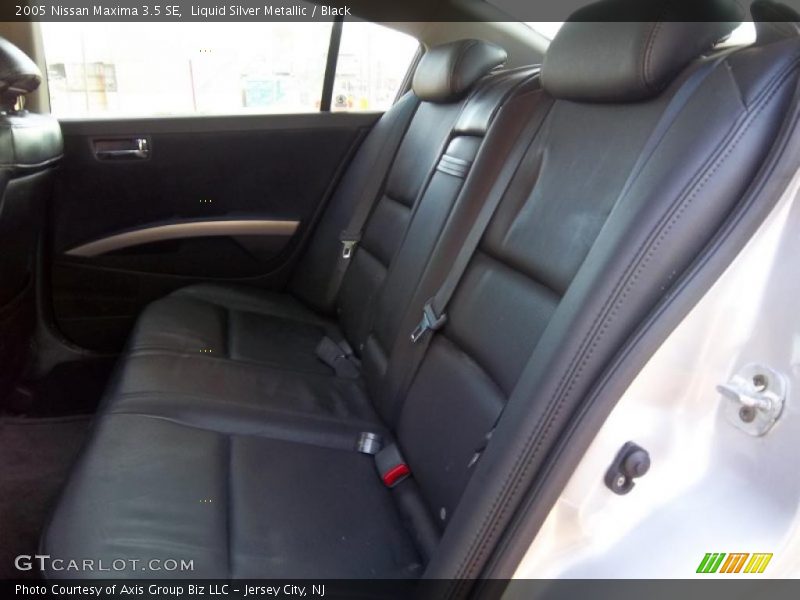 Liquid Silver Metallic / Black 2005 Nissan Maxima 3.5 SE
