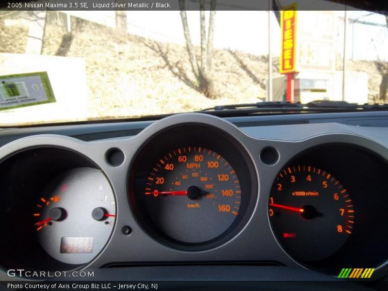 Liquid Silver Metallic / Black 2005 Nissan Maxima 3.5 SE