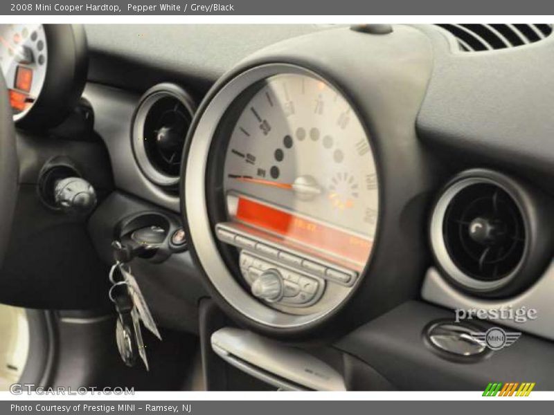 Pepper White / Grey/Black 2008 Mini Cooper Hardtop