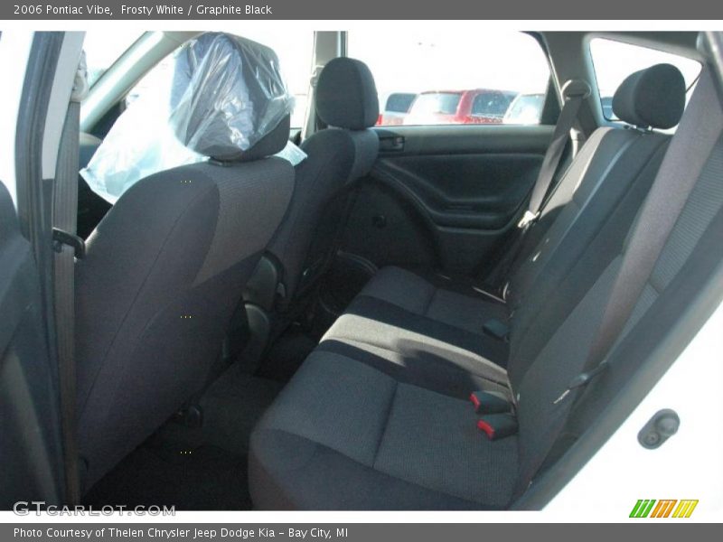 Frosty White / Graphite Black 2006 Pontiac Vibe
