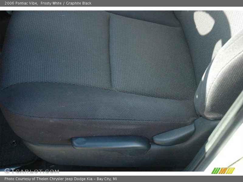 Frosty White / Graphite Black 2006 Pontiac Vibe