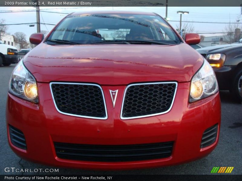 Red Hot Metallic / Ebony 2009 Pontiac Vibe 2.4