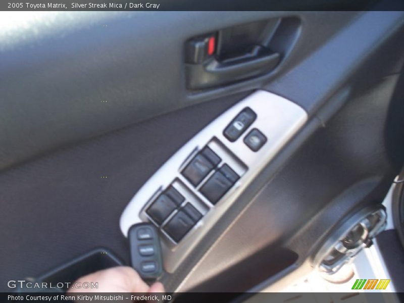 Silver Streak Mica / Dark Gray 2005 Toyota Matrix
