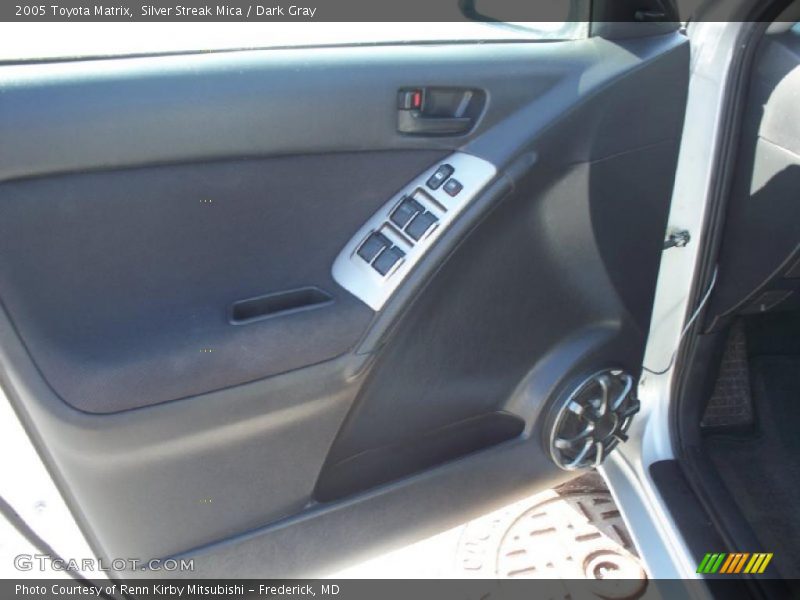 Silver Streak Mica / Dark Gray 2005 Toyota Matrix
