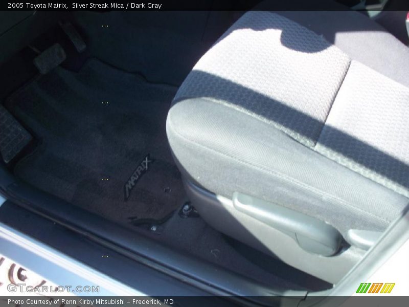 Silver Streak Mica / Dark Gray 2005 Toyota Matrix