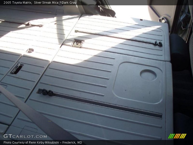 Silver Streak Mica / Dark Gray 2005 Toyota Matrix