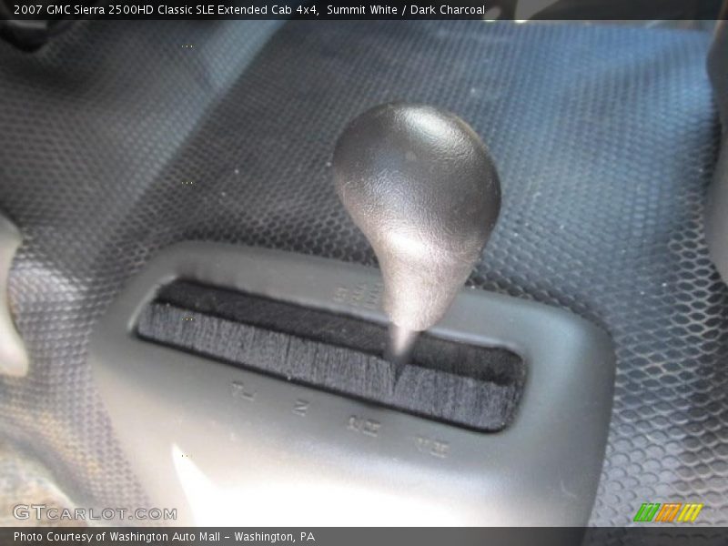 Summit White / Dark Charcoal 2007 GMC Sierra 2500HD Classic SLE Extended Cab 4x4