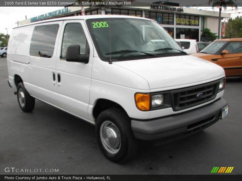 Oxford White / Medium Flint 2005 Ford E Series Van E250 Commercial