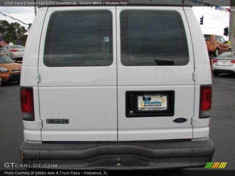 Oxford White / Medium Flint 2005 Ford E Series Van E250 Commercial