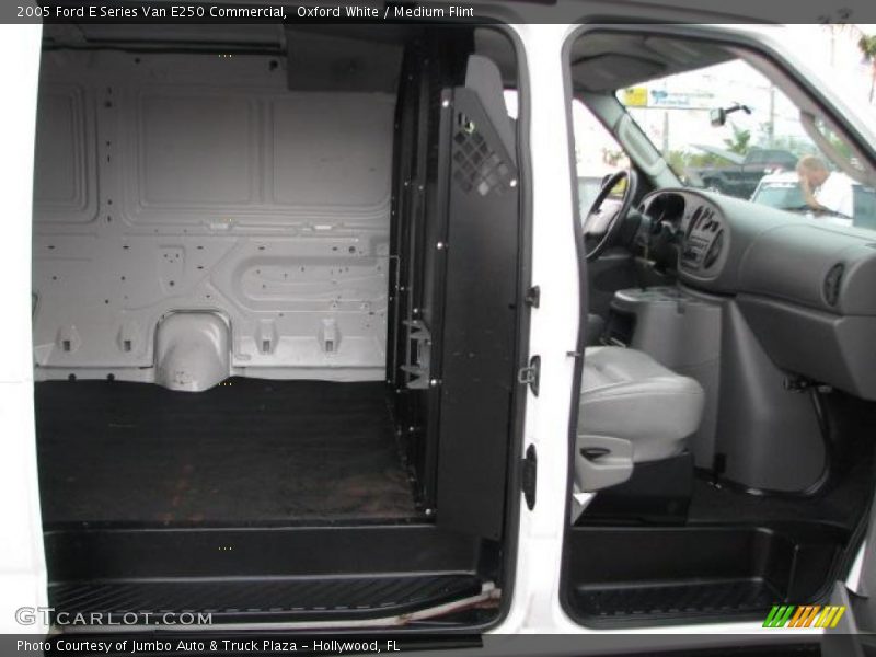 Oxford White / Medium Flint 2005 Ford E Series Van E250 Commercial