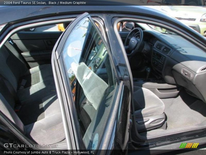 Black / Medium Graphite 2004 Ford Taurus SE Sedan