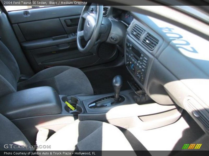 Black / Medium Graphite 2004 Ford Taurus SE Sedan