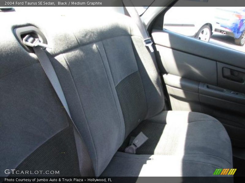 Black / Medium Graphite 2004 Ford Taurus SE Sedan