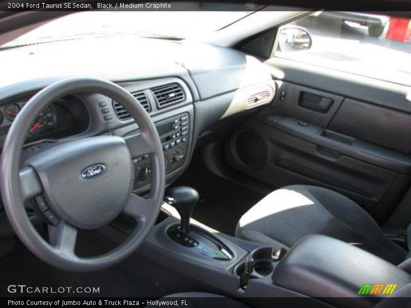 Black / Medium Graphite 2004 Ford Taurus SE Sedan