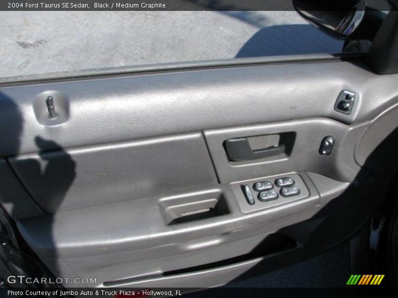 Black / Medium Graphite 2004 Ford Taurus SE Sedan
