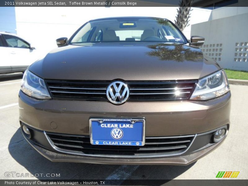 Toffee Brown Metallic / Cornsilk Beige 2011 Volkswagen Jetta SEL Sedan