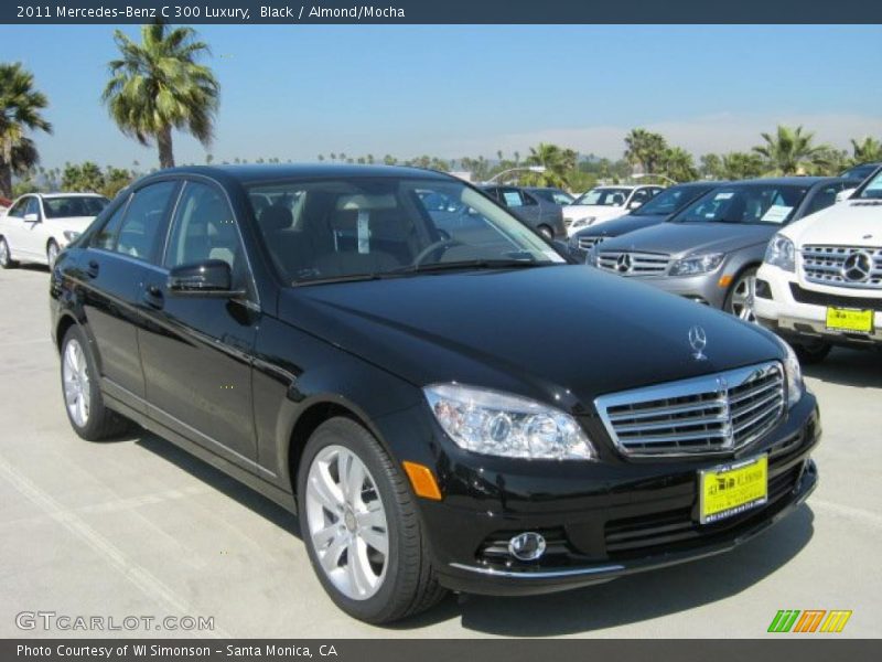 Front 3/4 View of 2011 C 300 Luxury