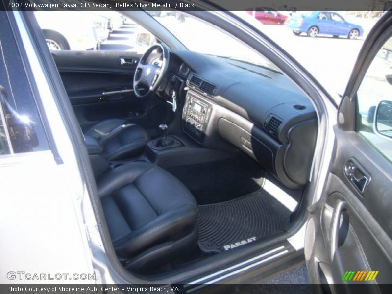 Reflex Silver Metallic / Black 2002 Volkswagen Passat GLS Sedan