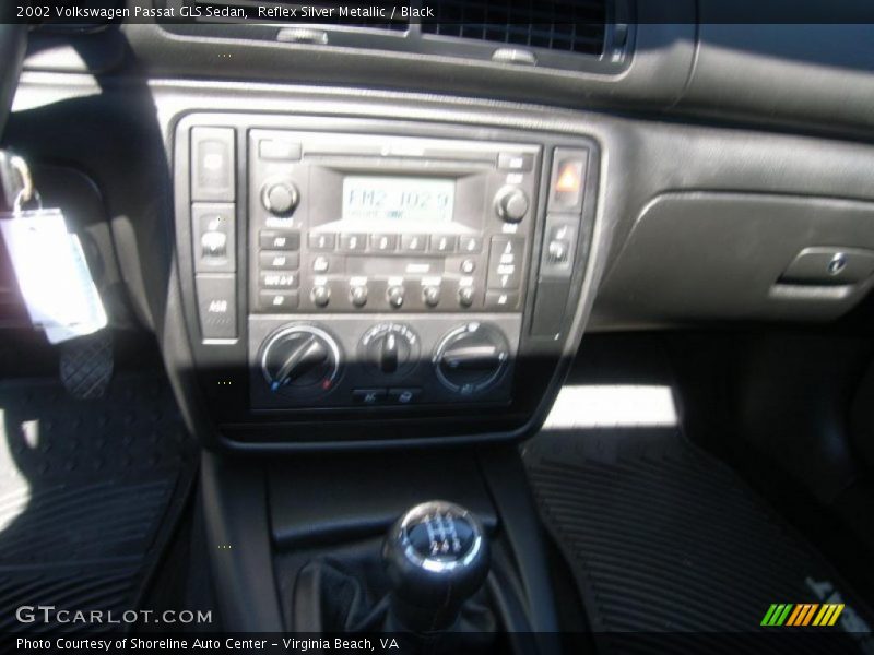 Reflex Silver Metallic / Black 2002 Volkswagen Passat GLS Sedan