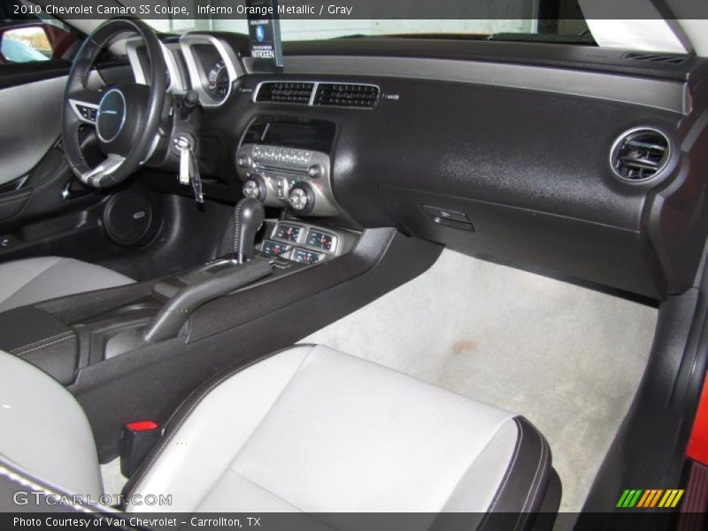 Dashboard of 2010 Camaro SS Coupe
