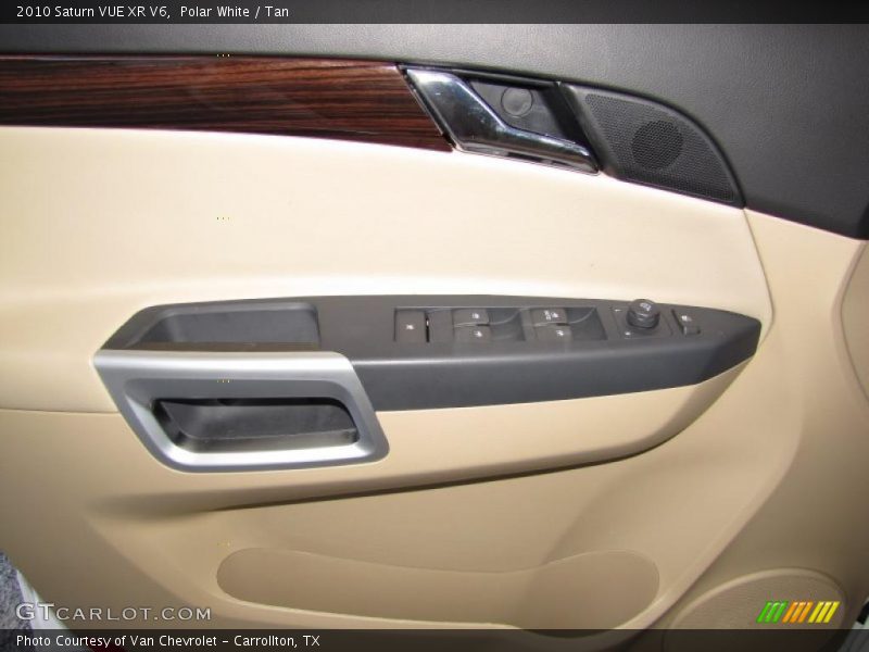 Polar White / Tan 2010 Saturn VUE XR V6