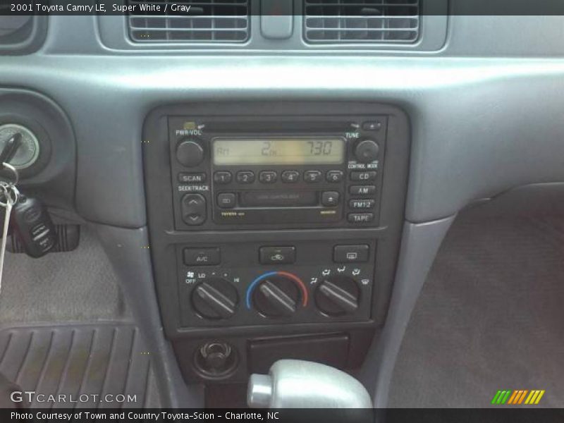 Super White / Gray 2001 Toyota Camry LE