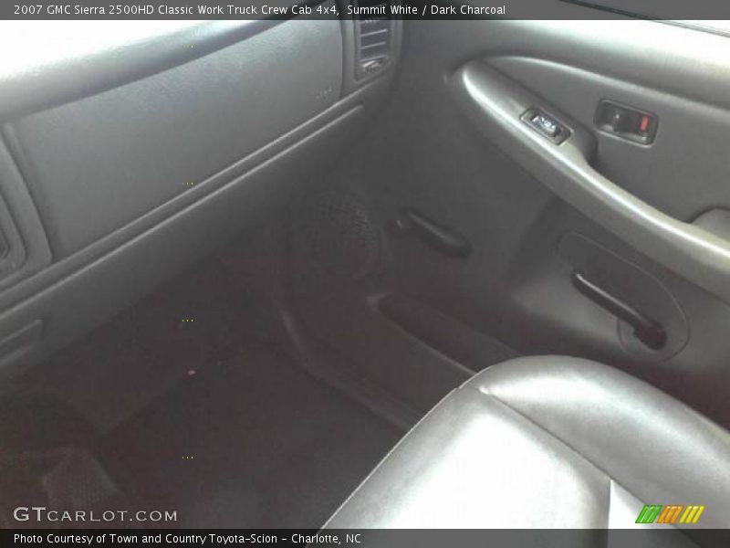 Summit White / Dark Charcoal 2007 GMC Sierra 2500HD Classic Work Truck Crew Cab 4x4