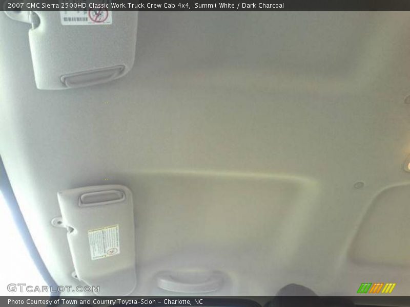 Summit White / Dark Charcoal 2007 GMC Sierra 2500HD Classic Work Truck Crew Cab 4x4