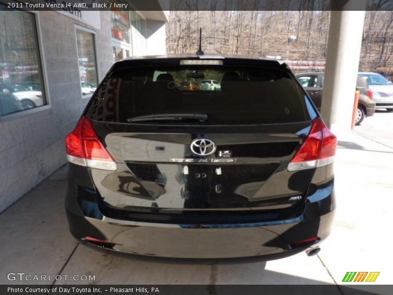 Black / Ivory 2011 Toyota Venza I4 AWD