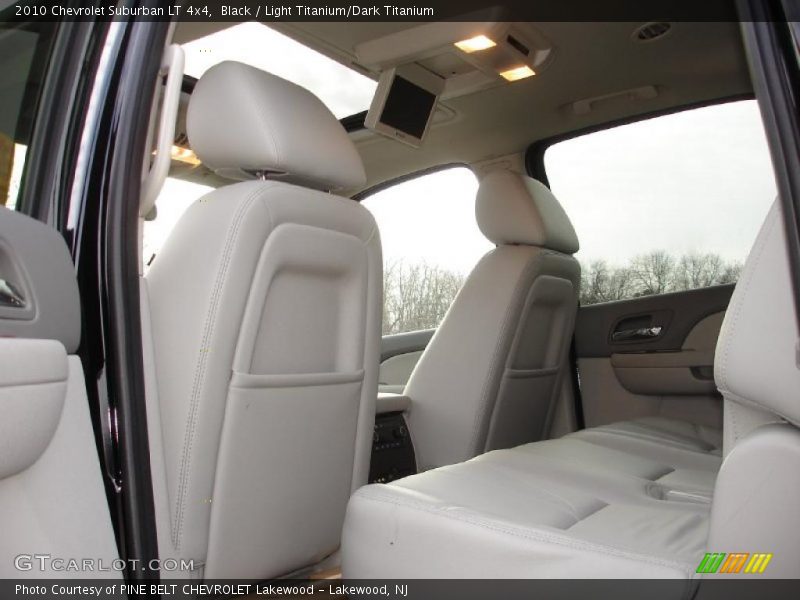 Black / Light Titanium/Dark Titanium 2010 Chevrolet Suburban LT 4x4