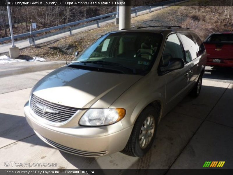 Light Almond Pearl Metallic / Taupe 2002 Chrysler Town & Country EX