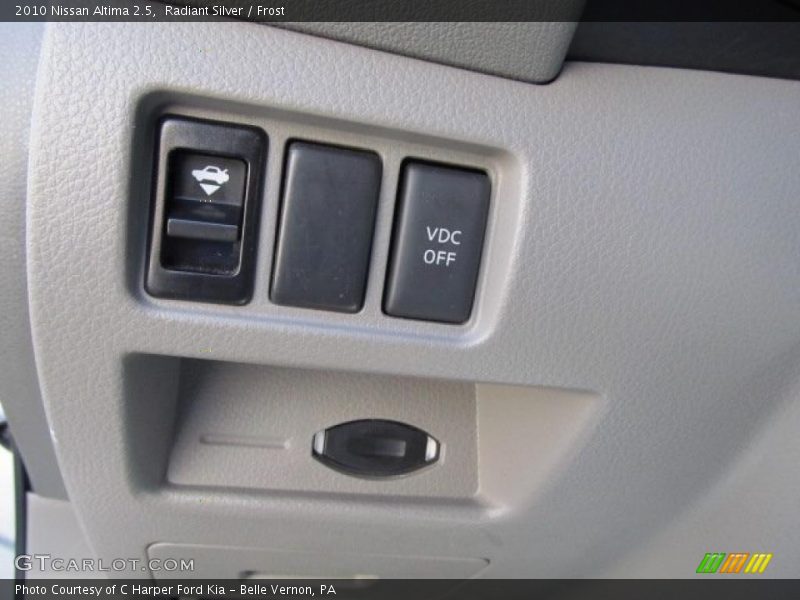 Radiant Silver / Frost 2010 Nissan Altima 2.5