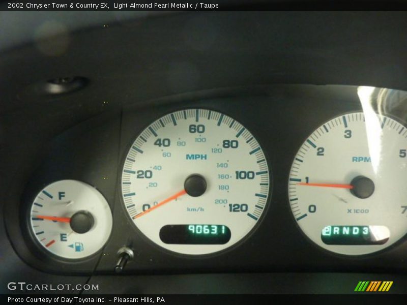 Light Almond Pearl Metallic / Taupe 2002 Chrysler Town & Country EX