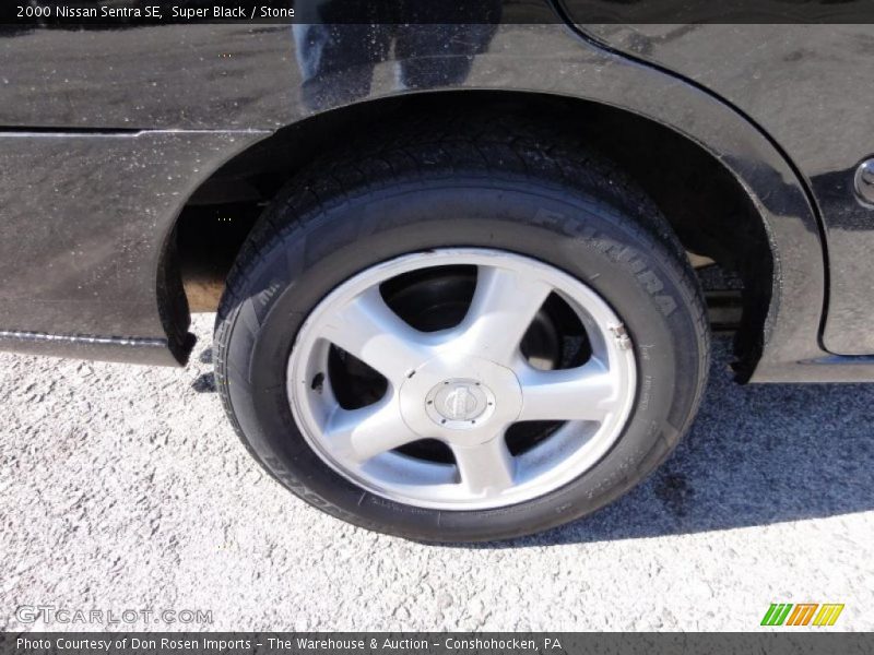 Super Black / Stone 2000 Nissan Sentra SE