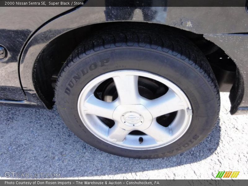 Super Black / Stone 2000 Nissan Sentra SE