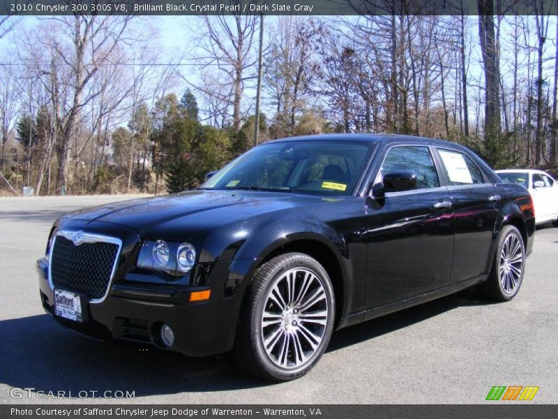 Front 3/4 View of 2010 300 300S V8