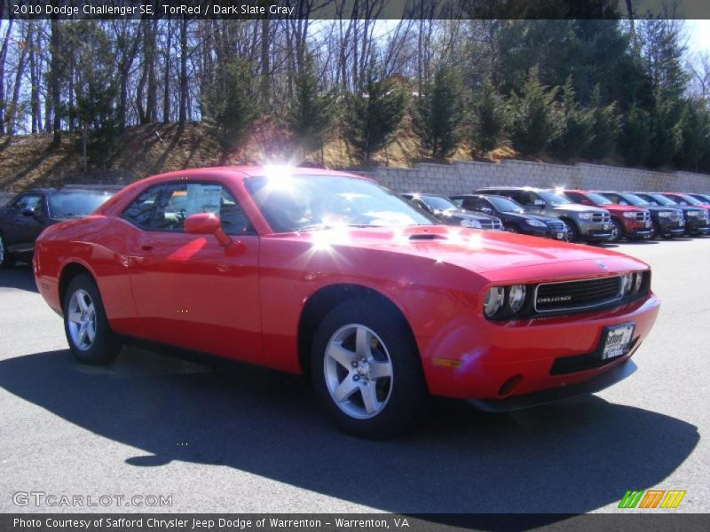 TorRed / Dark Slate Gray 2010 Dodge Challenger SE