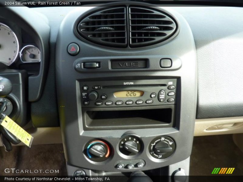 Rain Forest Green / Tan 2004 Saturn VUE