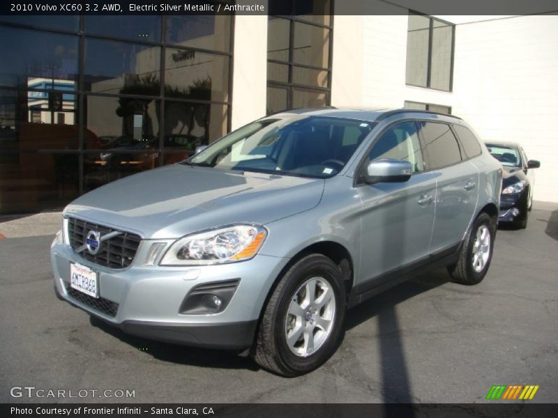 Electric Silver Metallic / Anthracite 2010 Volvo XC60 3.2 AWD