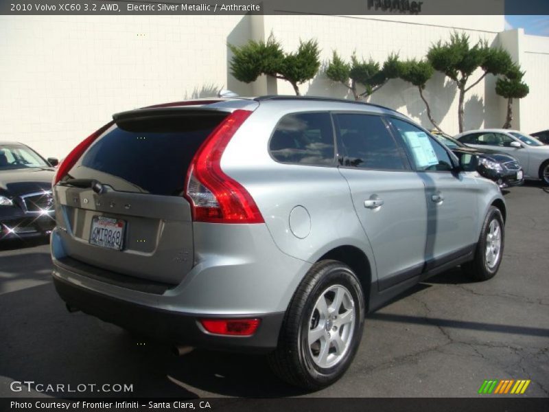 Electric Silver Metallic / Anthracite 2010 Volvo XC60 3.2 AWD