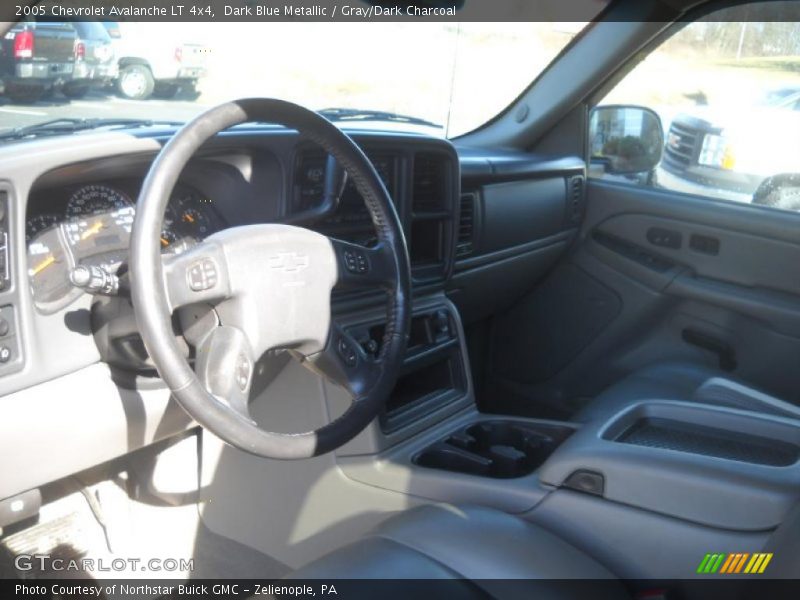 Dark Blue Metallic / Gray/Dark Charcoal 2005 Chevrolet Avalanche LT 4x4