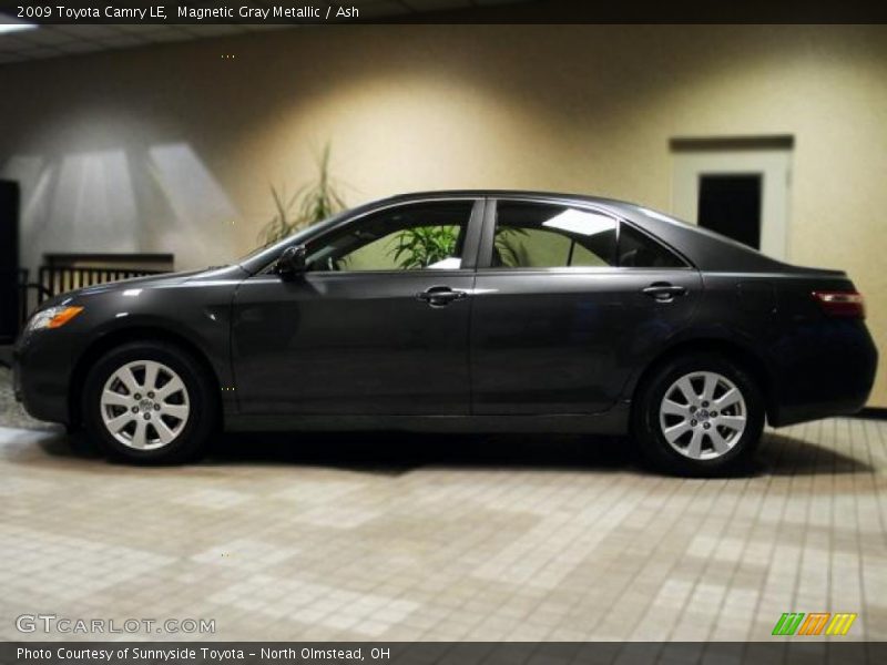 Magnetic Gray Metallic / Ash 2009 Toyota Camry LE